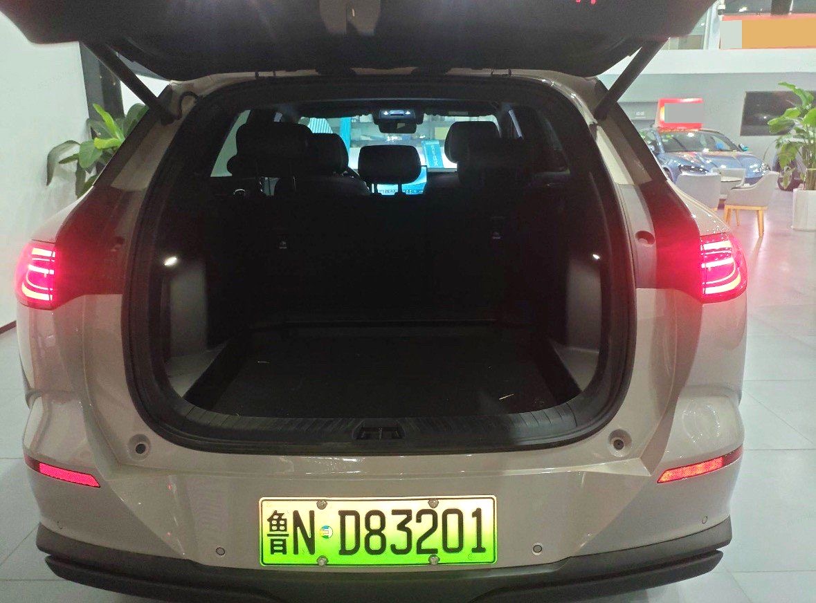 BYD 06 — электромобиль на альтернативном топливе, версия 605 Pro
