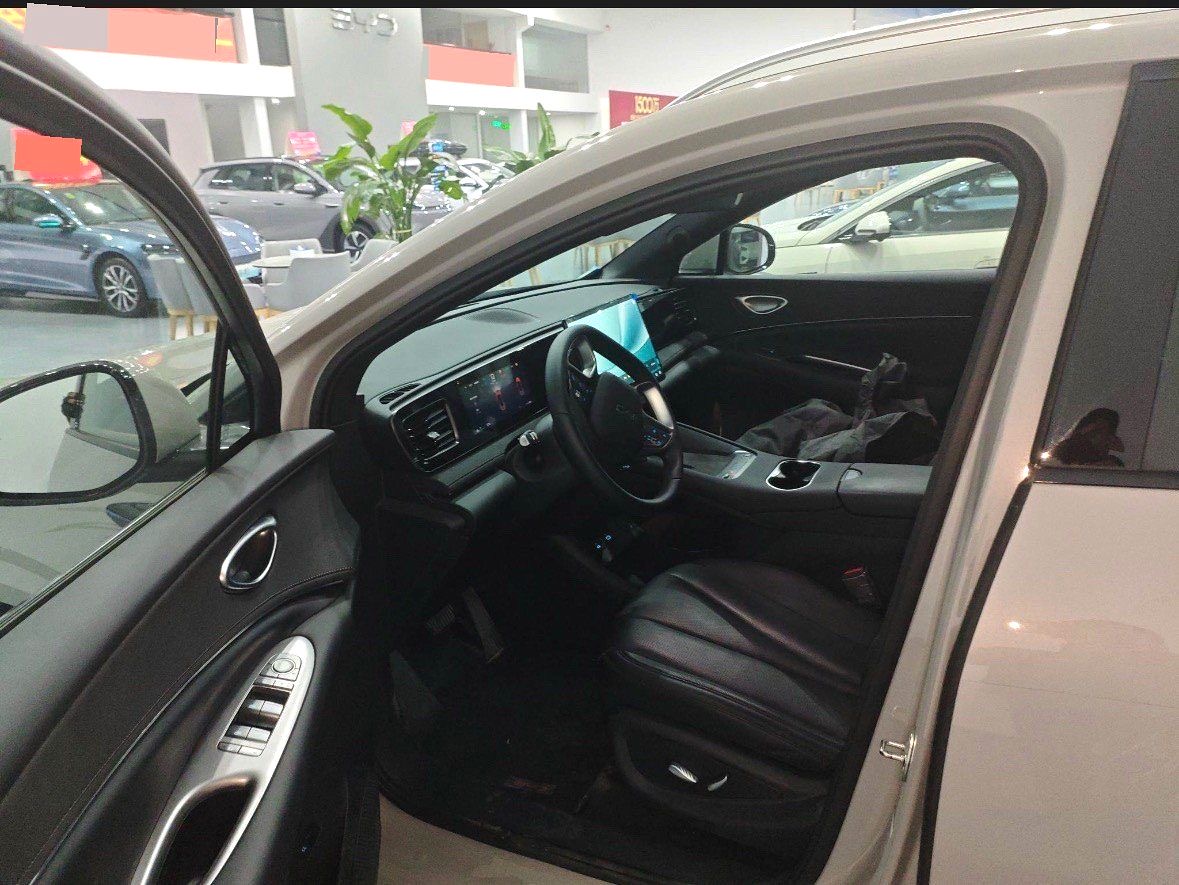 BYD 06 — электромобиль на альтернативном топливе, версия 605 Pro