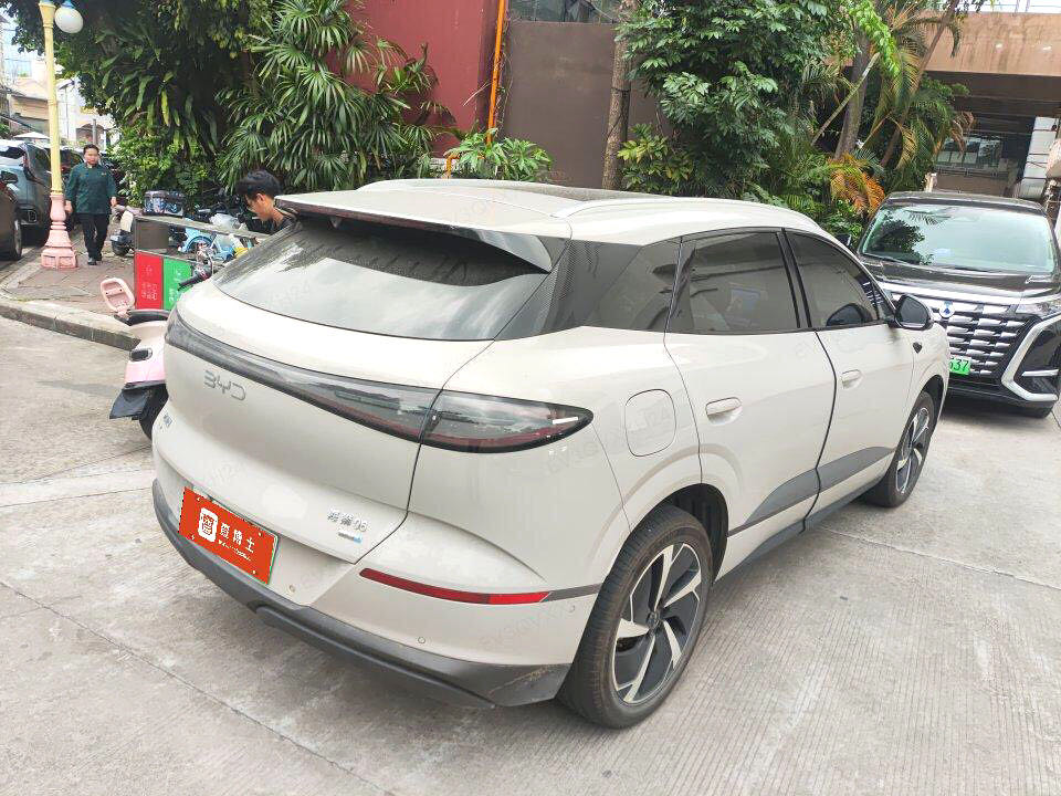 BYD 06 — электромобиль на альтернативном топливе, версия 605 Pro