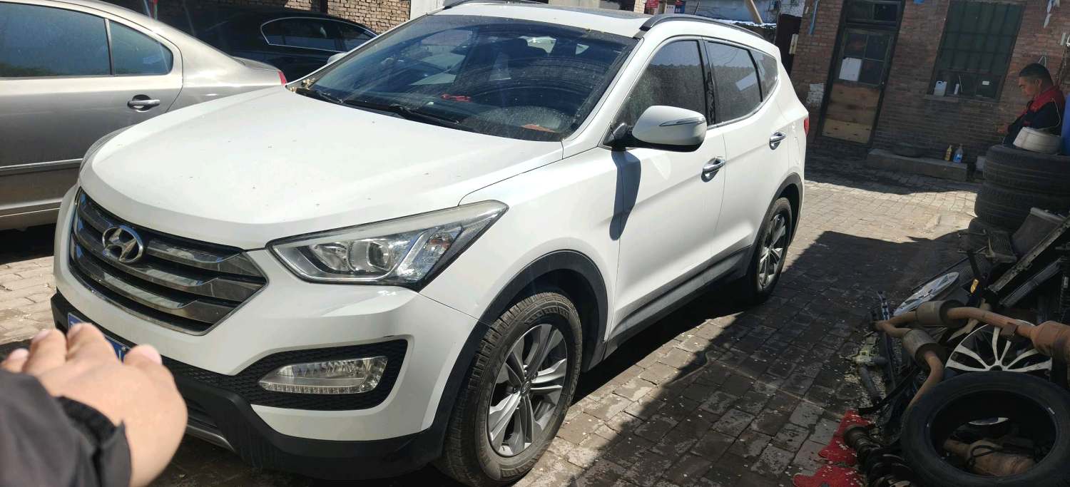 Hyundai Santa Fe 2.4L Automatic4WD