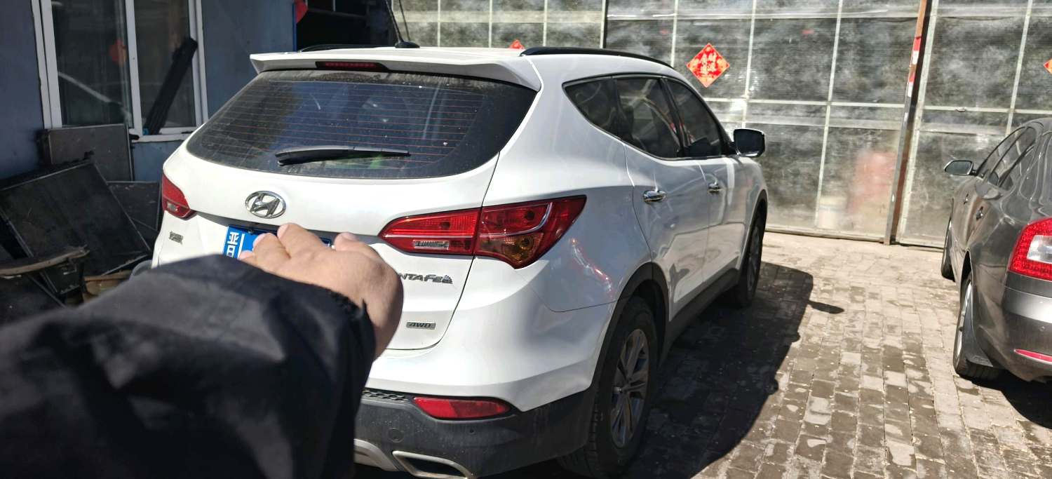 Hyundai Santa Fe 2.4L Automatic4WD