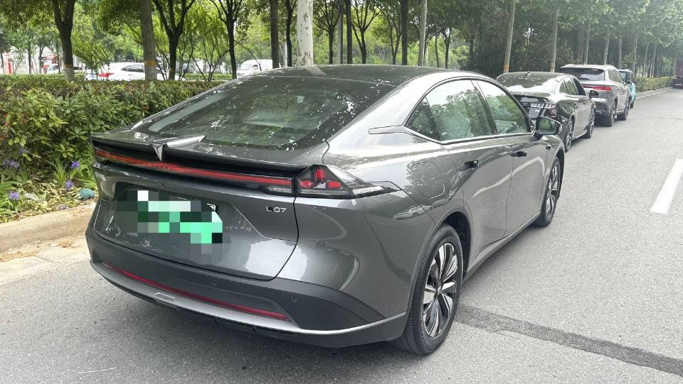 深蓝 L (Liter) 07 Model Year 550Max 华为乾崑智驾 ADS SE Version
