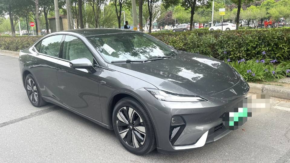 深蓝 L (Liter) 07 Model Year 550Max 华为乾崑智驾 ADS SE Version