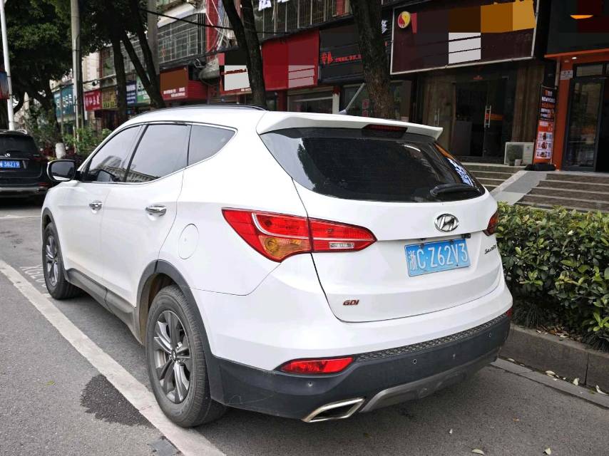 Hyundai Santa Fe 2.4L Automatic2WD