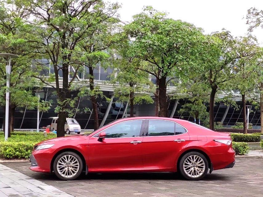 Toyota Camry 2.5G Luxury