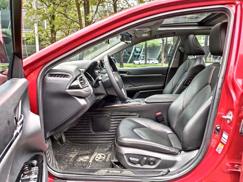 Toyota Camry 2.5G Luxury