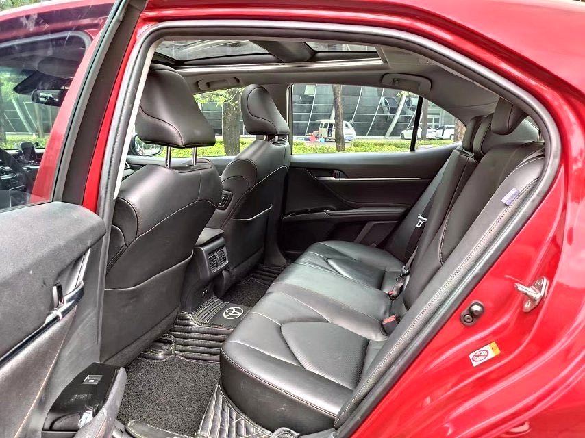 Toyota Camry 2.5G Luxury