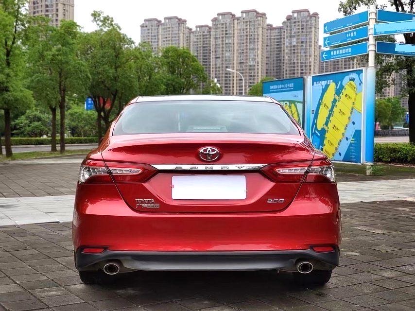 Toyota Camry 2.5G Luxury
