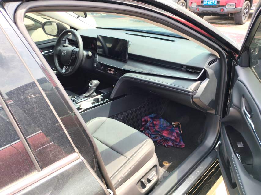 Toyota Camry Hybrid 2.0HGVP Luxury