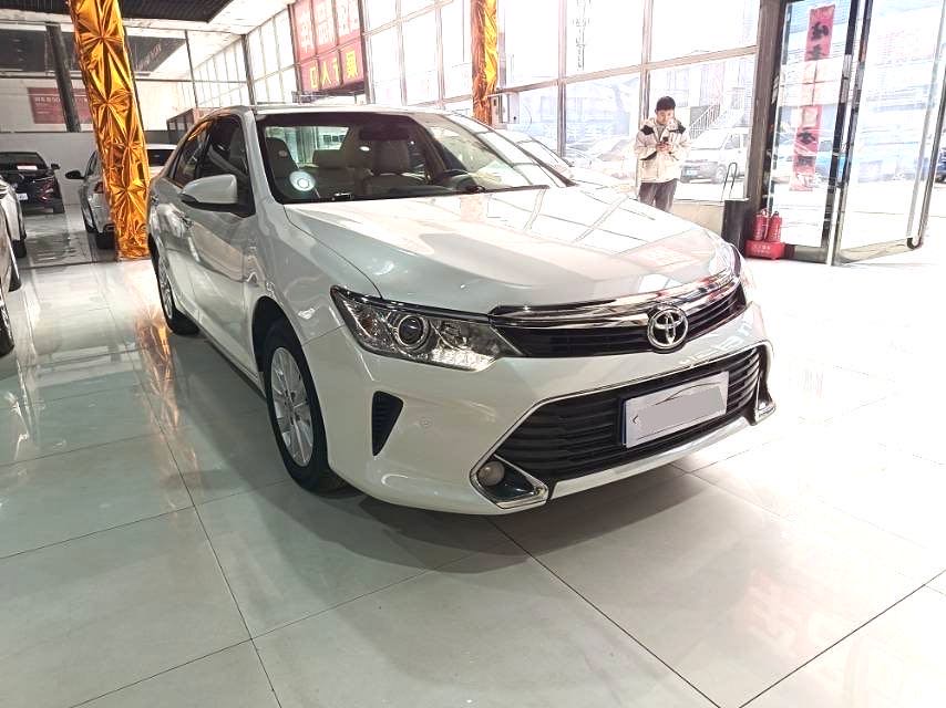 Toyota Camry 2.0G Lead