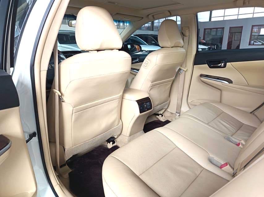 Toyota Camry 2.0G Lead