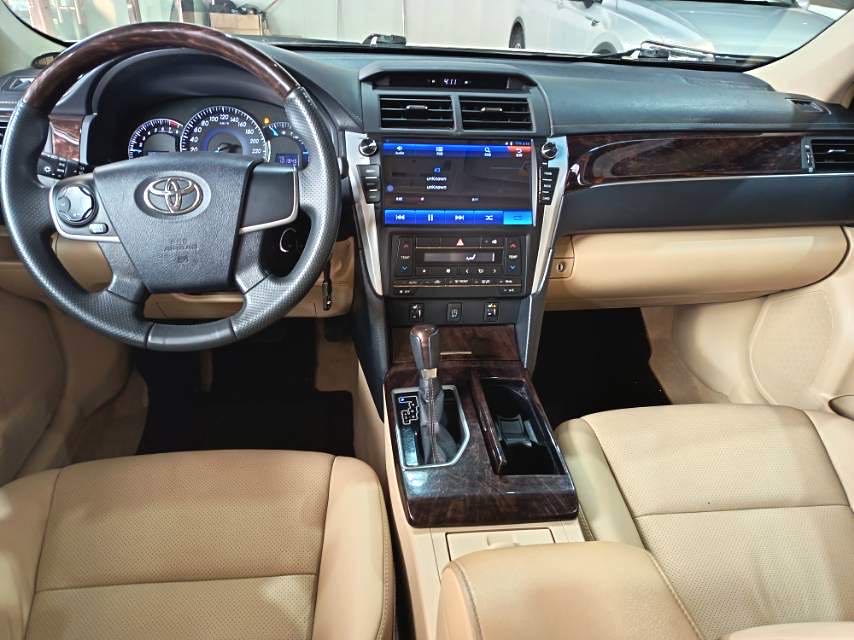 Toyota Camry 2.0G Lead