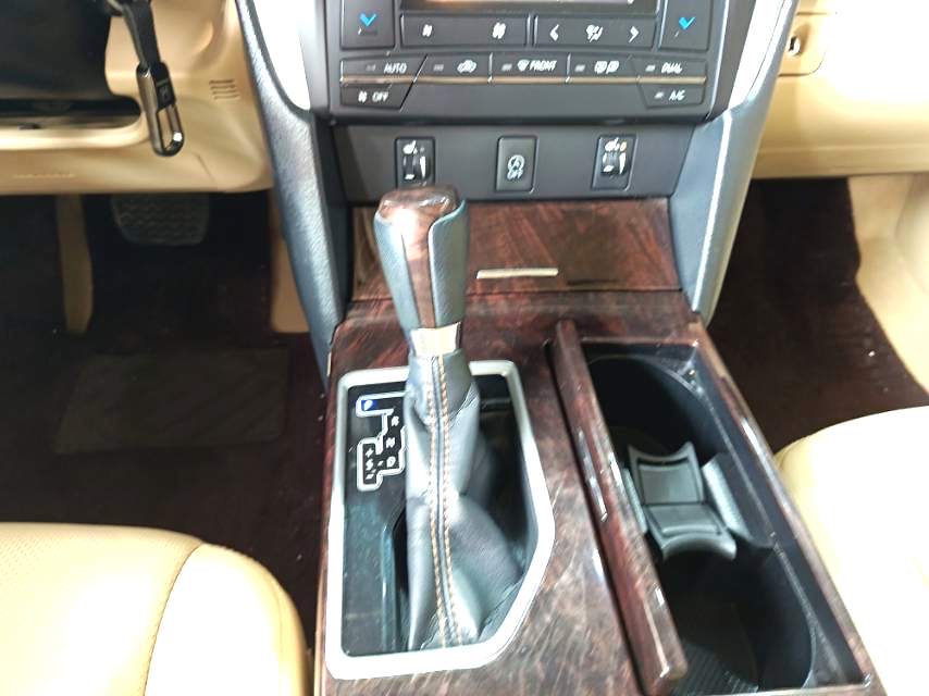 Toyota Camry 2.0G Lead