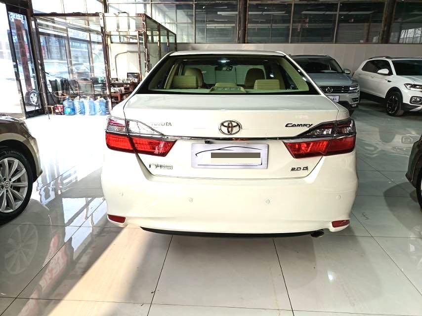 Toyota Camry 2.0G Lead