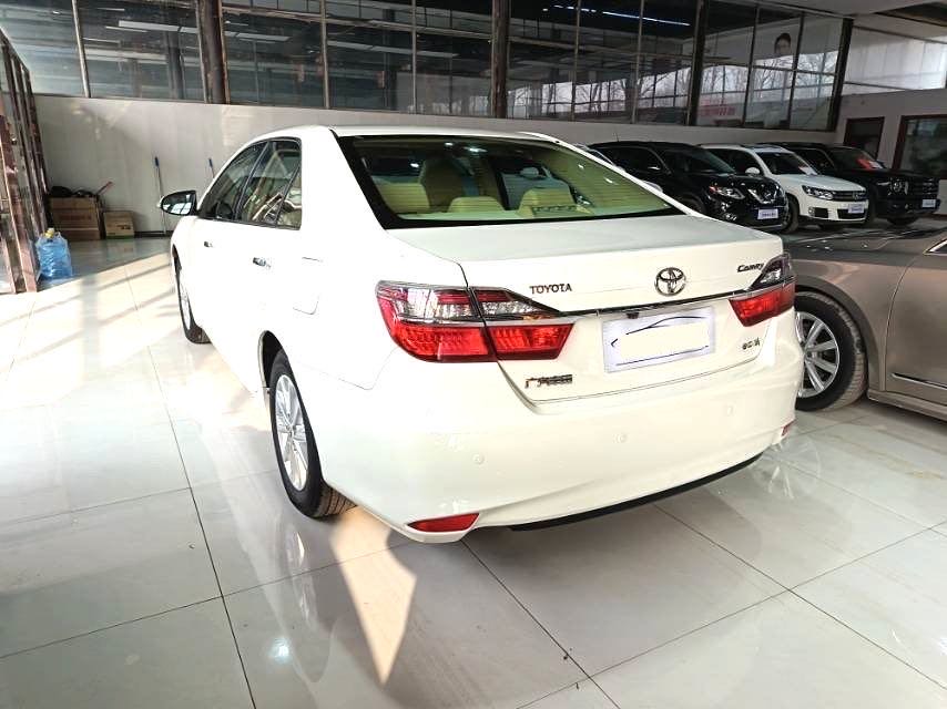 Toyota Camry 2.0G Lead