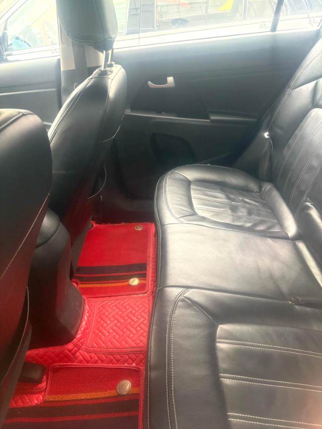 Kia Sportage 2.0L Automatic 2WD GLS
