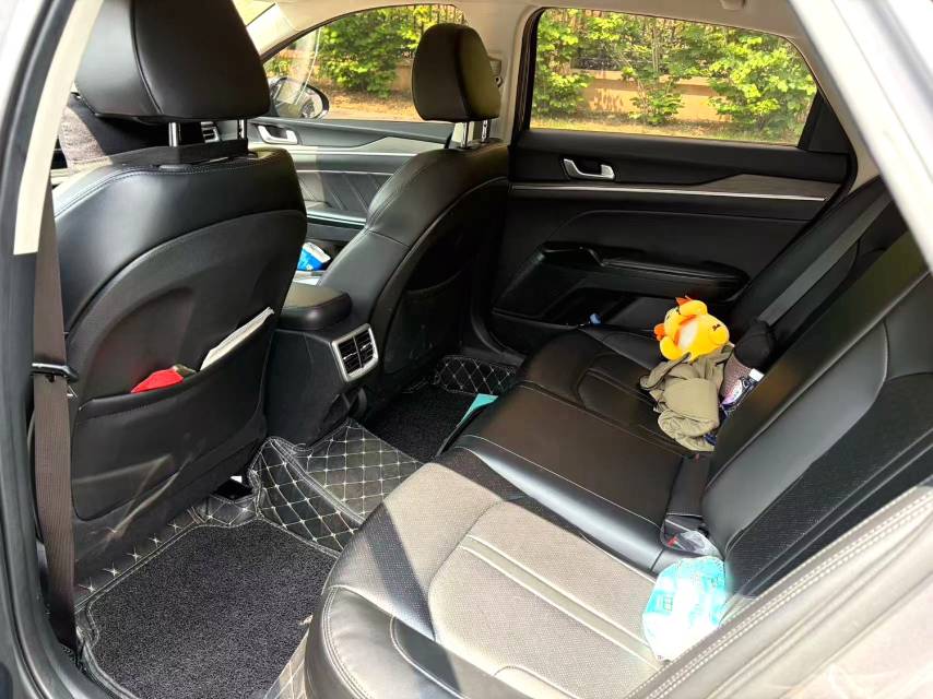 Kia Sportage 2.0L Automatic 2WD GLS