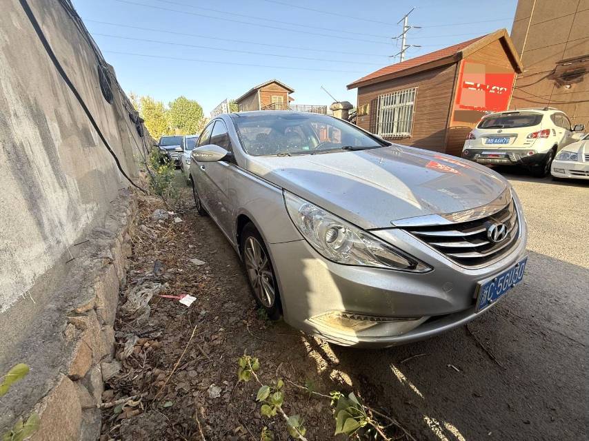 Hyundai 2.4L AutomaticLuxury V