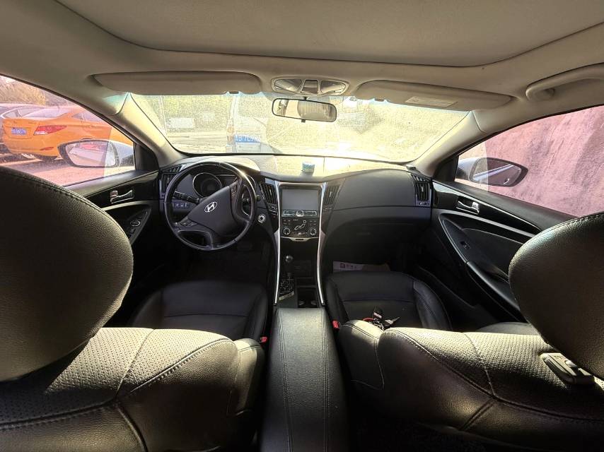Hyundai 2.4L AutomaticLuxury V