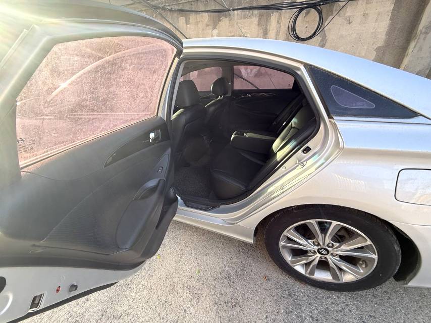 Hyundai 2.4L AutomaticLuxury V