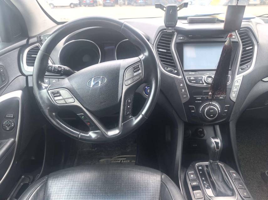 Hyundai Santa Fe Imported 3.0L 4WDFlagship 7 Seats IV
