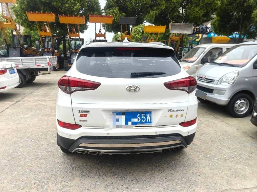 Hyundai 1.6T с приводом на две колеса