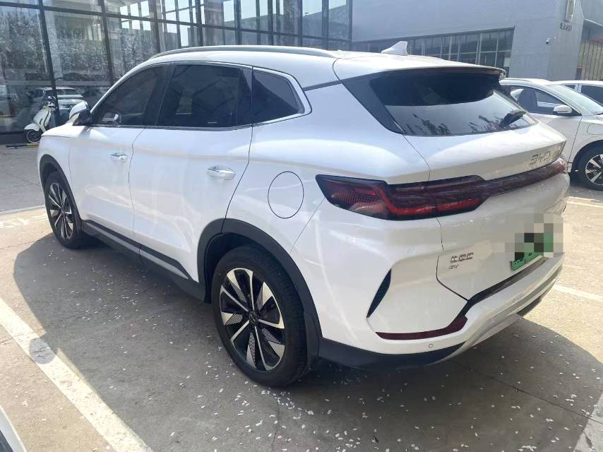 BYD PLUS — электромобиль на альтернативном топливе с запасом хода 520 км, версия Premium