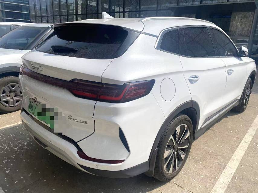 BYD PLUS — электромобиль на альтернативном топливе с запасом хода 520 км, версия Premium