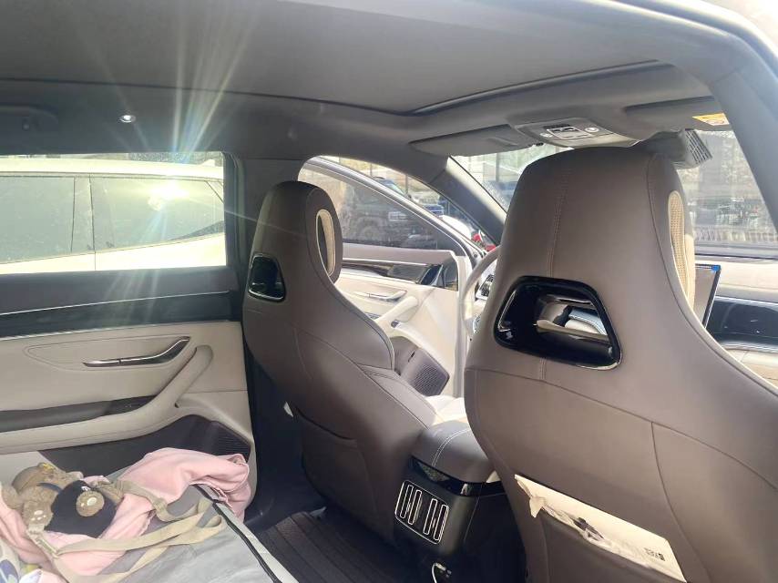 BYD PLUS — электромобиль на альтернативном топливе с запасом хода 520 км, версия Premium