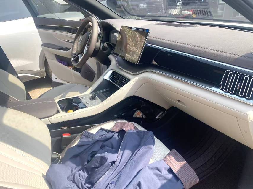 BYD PLUS — электромобиль на альтернативном топливе с запасом хода 520 км, версия Premium