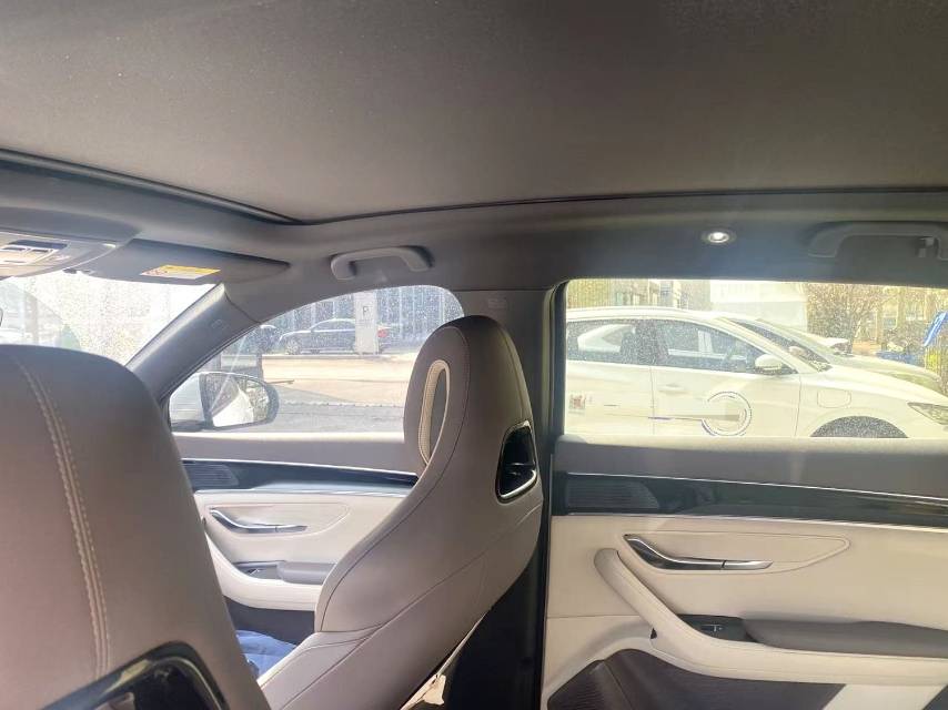 BYD PLUS — электромобиль на альтернативном топливе с запасом хода 520 км, версия Premium