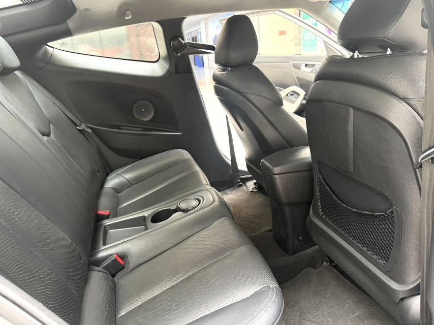 Hyundai Veloster 1.6T с автоматической коробкой передач, версия Luxury