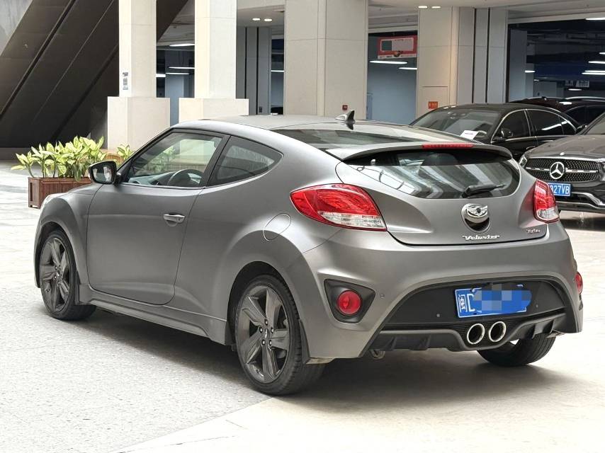 Hyundai Veloster 1.6T с автоматической коробкой передач, версия Luxury