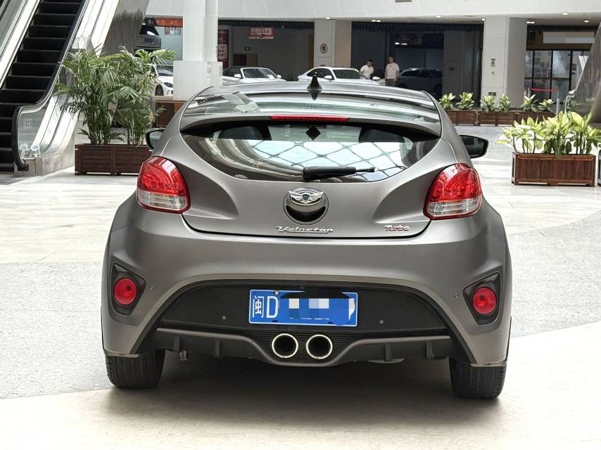 Hyundai Veloster 1.6T с автоматической коробкой передач, версия Luxury