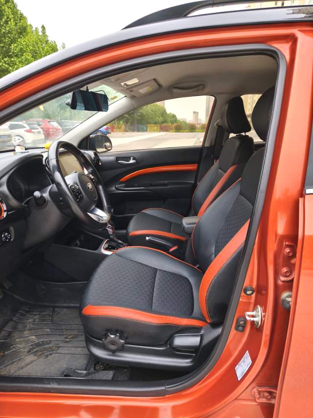 Kia 1,4 л, автомат, V