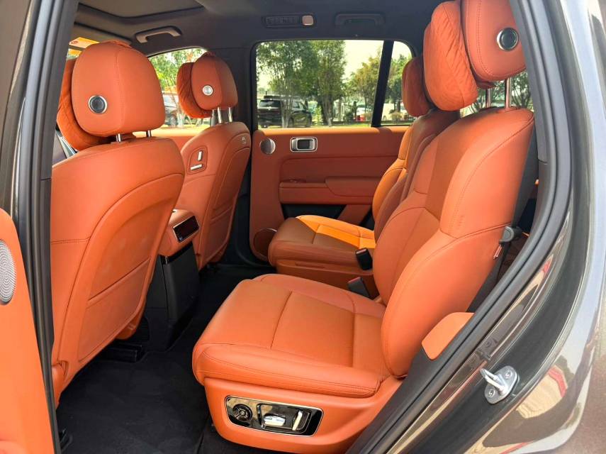 Li Auto L (Liter) 8 Max