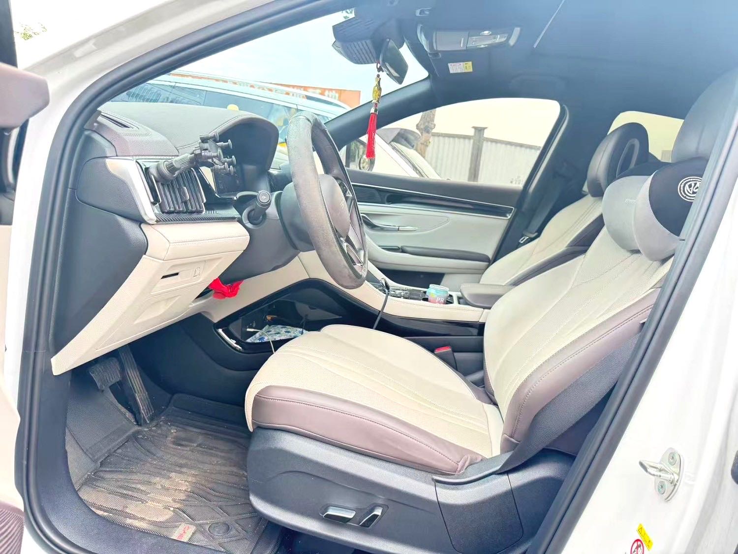 BYD PLUS — электромобиль на альтернативном топливе с запасом хода 520 км, версия Premium