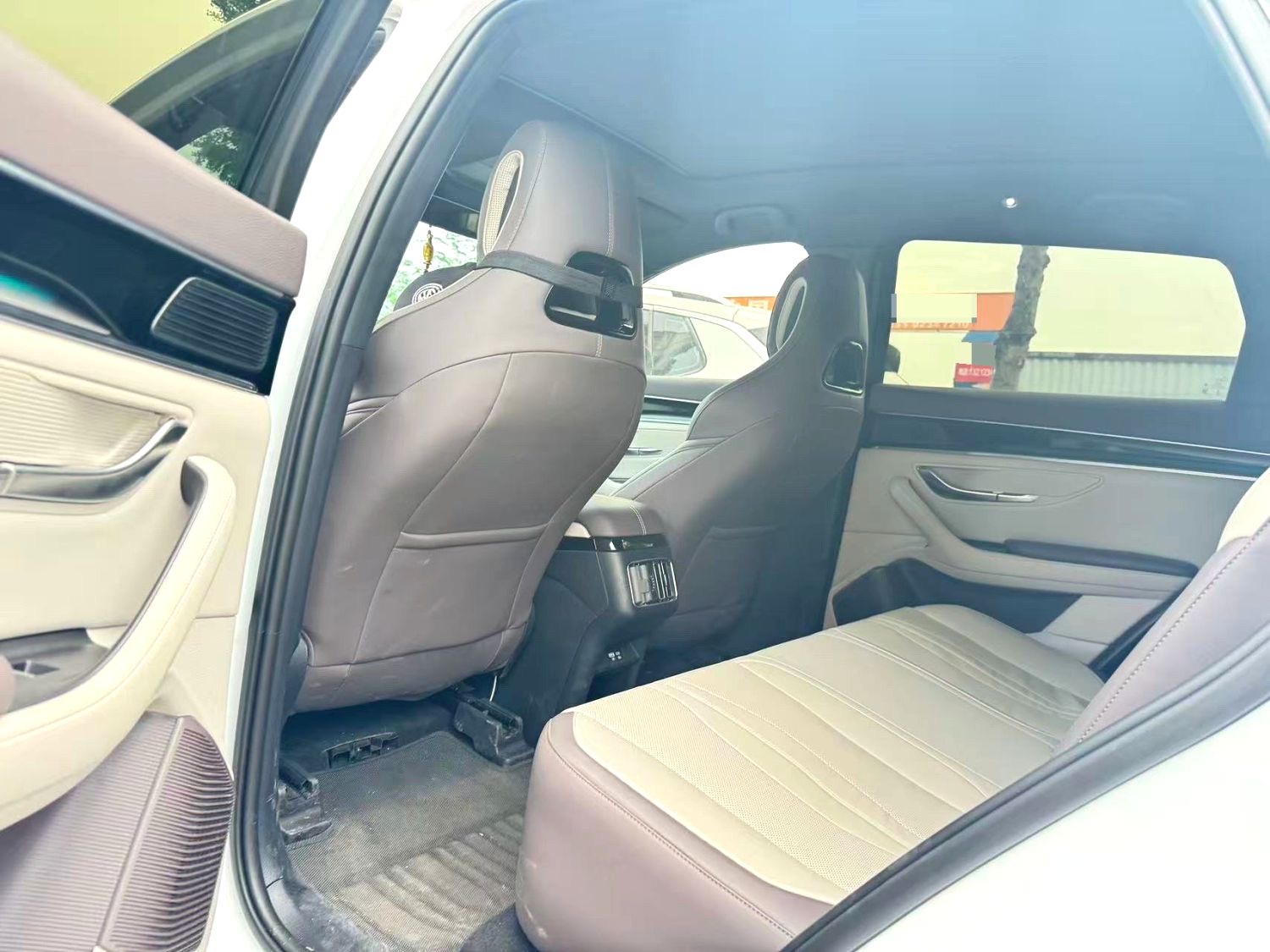 BYD PLUS — электромобиль на альтернативном топливе с запасом хода 520 км, версия Premium
