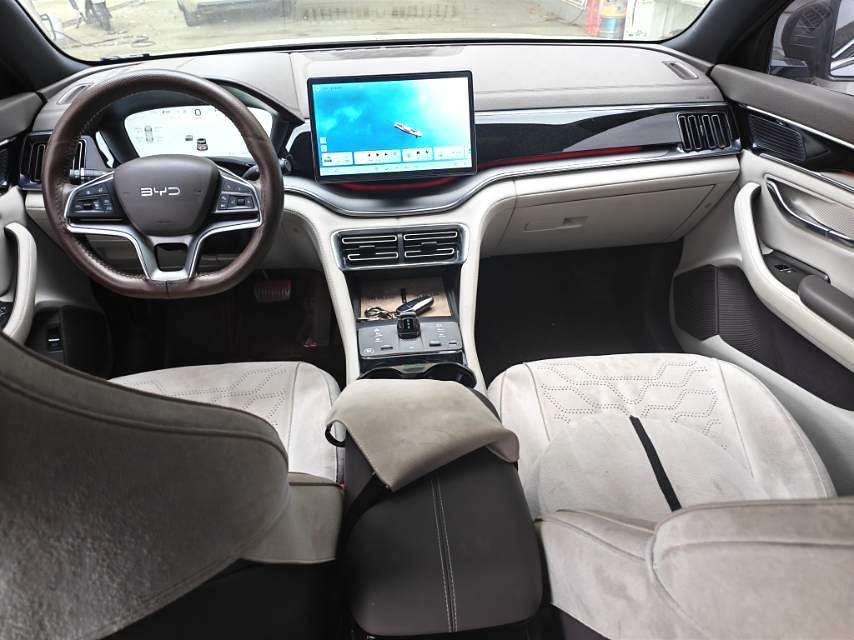 宋 PLUS New Energy Model Year Electric Vehicle 520km Premium