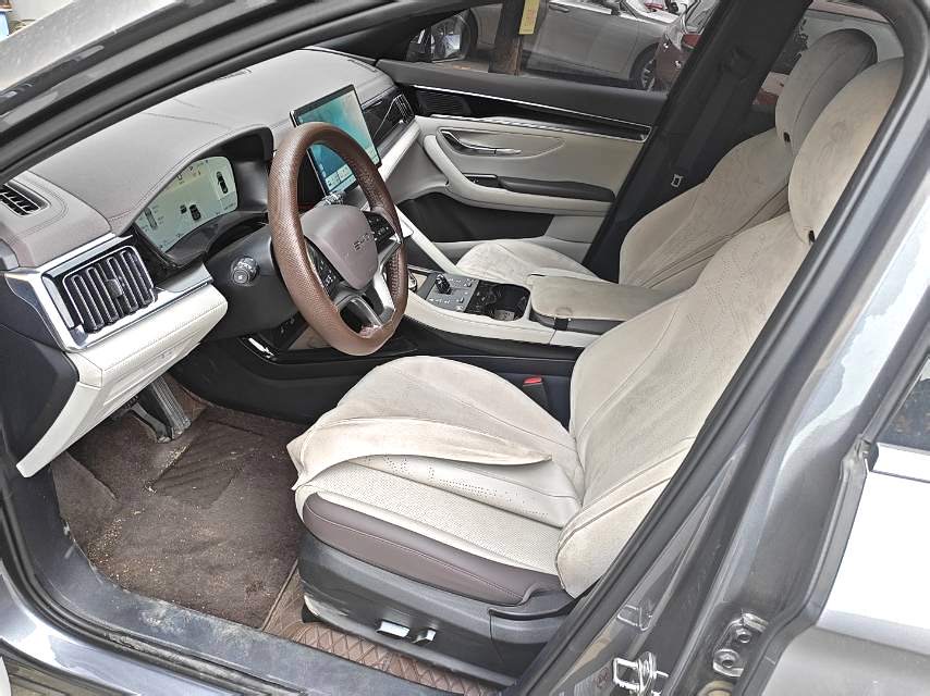 宋 PLUS New Energy Model Year Electric Vehicle 520km Premium