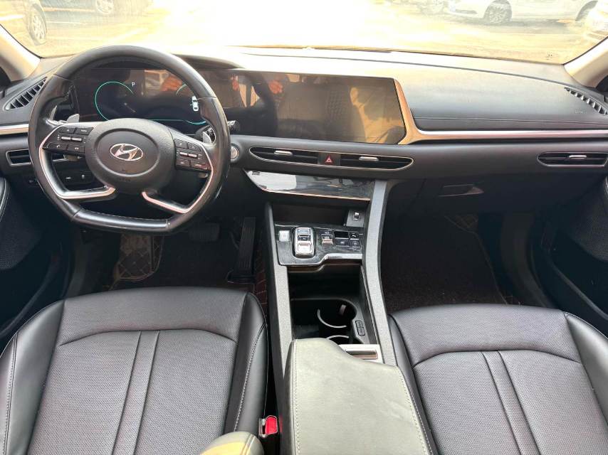 Hyundai 270TGDi DCT GL Lead