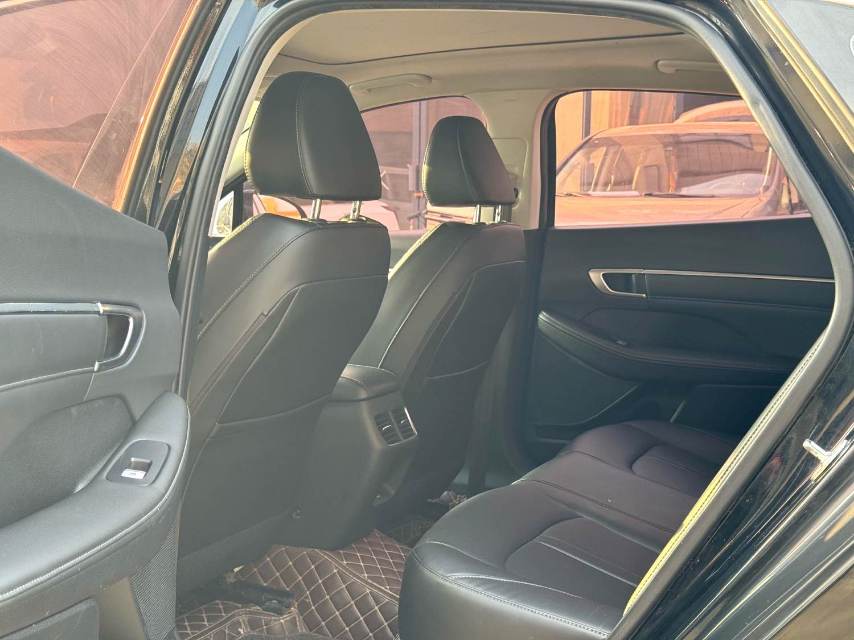 Hyundai 270TGDi DCT GL Lead