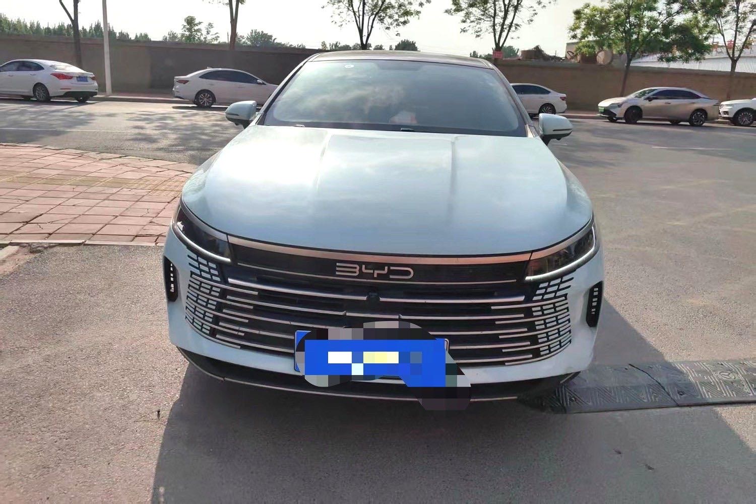 BYD 05 DM i 55 км, версия «Люкс»