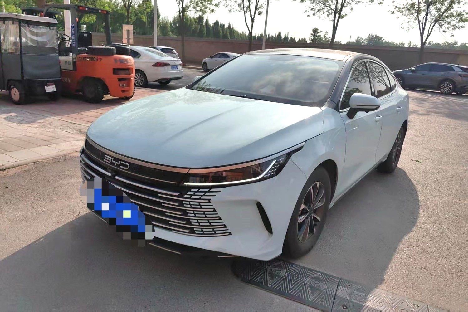 BYD 05 DM i 55 км, версия «Люкс»
