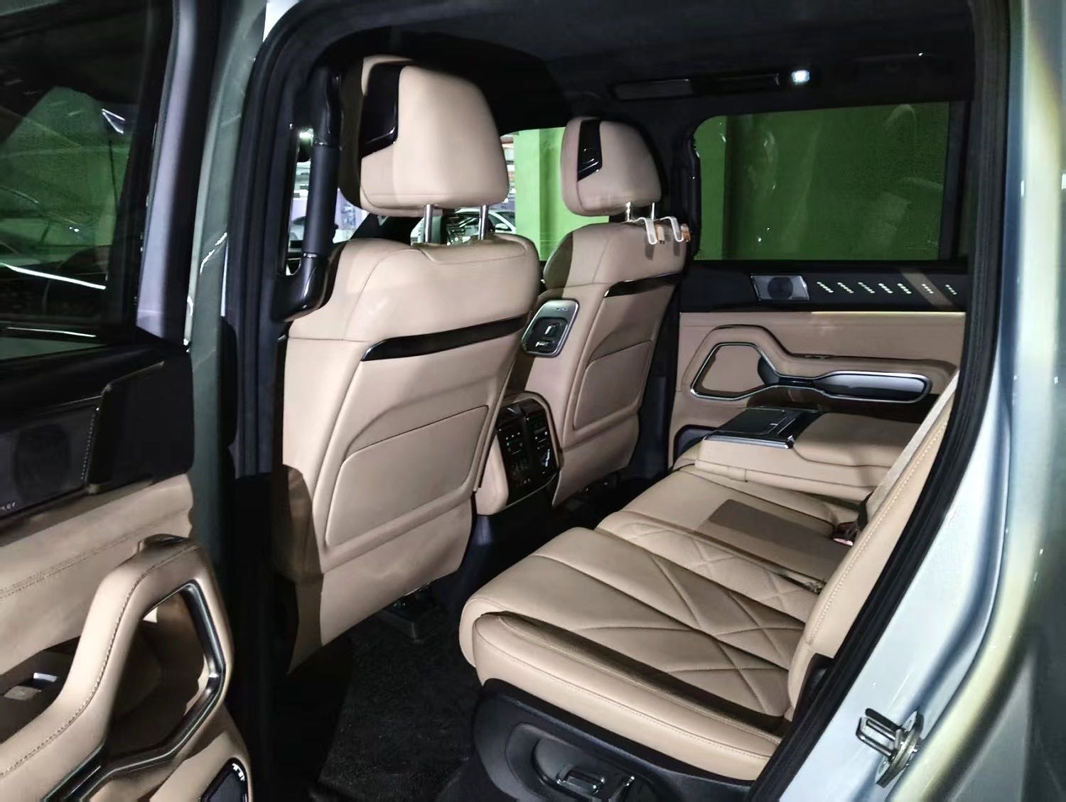 豹 8 Model Year 智勇旗舰版 7 Seats