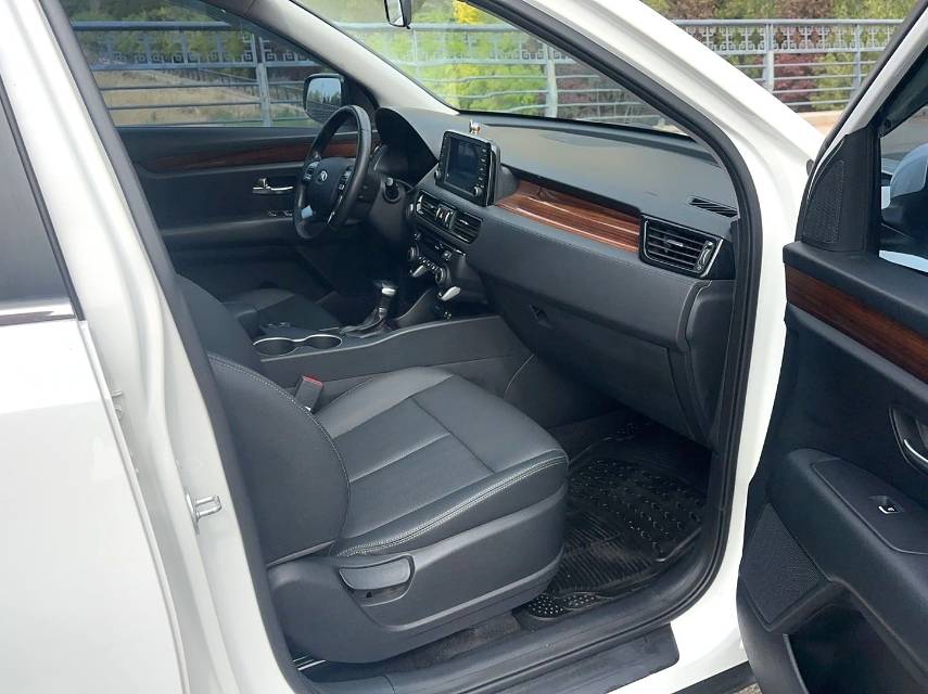 Kia KX 7 Model Year 2.4L 自动两驱 GLS 5 Seats