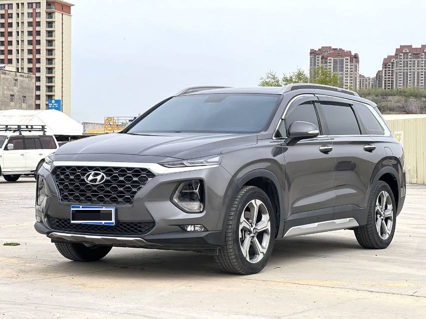 Hyundai Santa Fe 380 TGDi GLS с автоматической коробкой передач, привод на две колеса, версия Luxury V