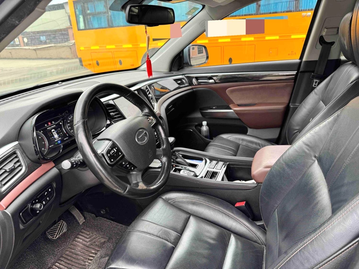 传祺 GS 8 Model Year 390T 两驱豪华智联版 七座