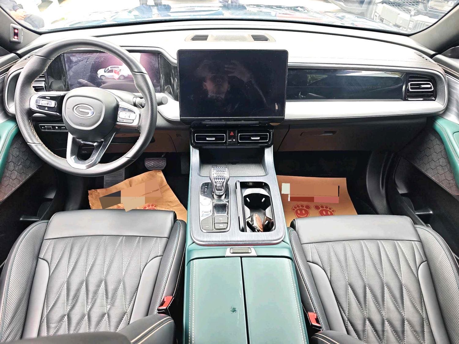 传祺 GS 8 Model Year 领航系列 2.0TGDI 四驱豪华智联版 七座