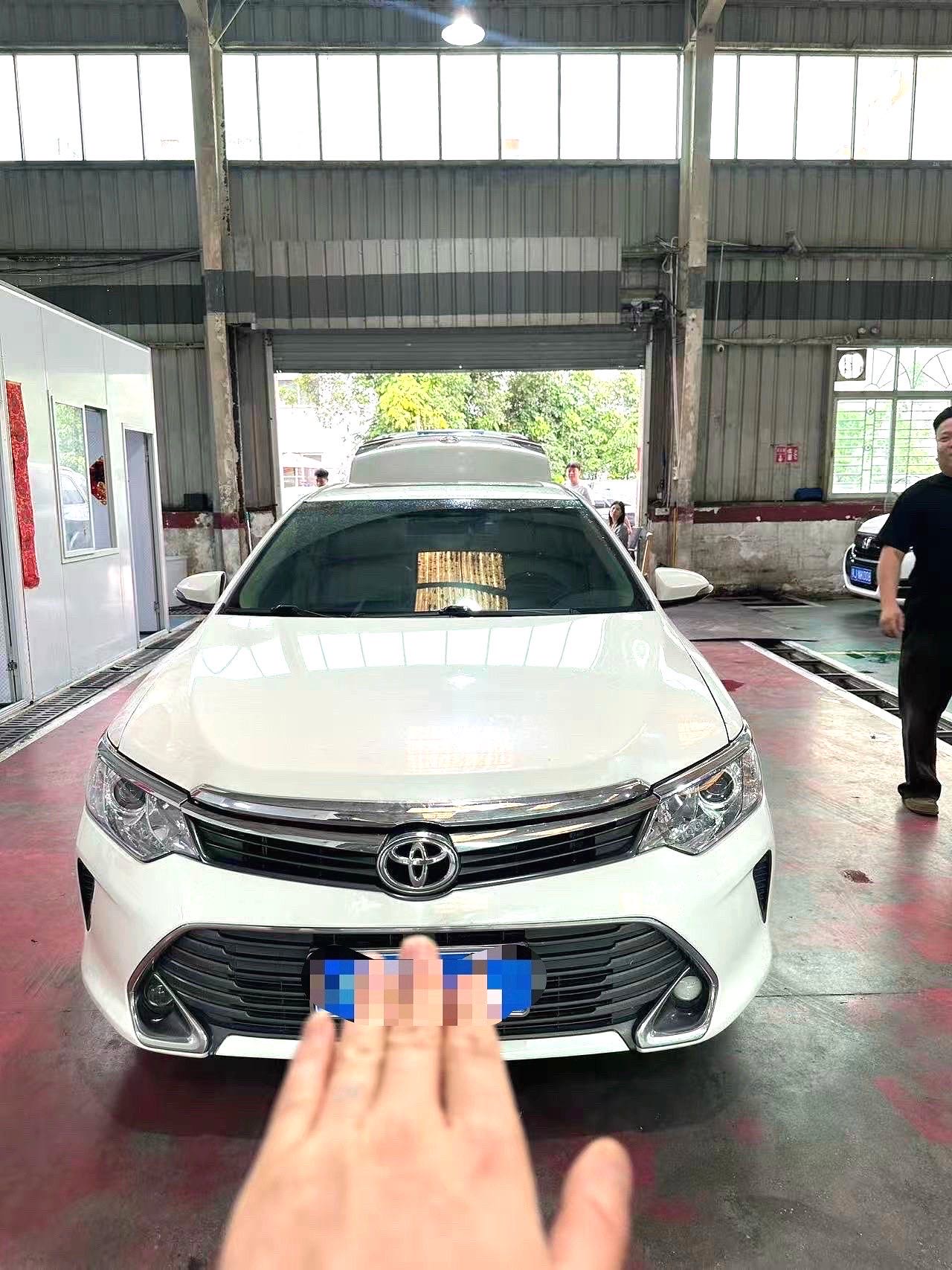 Toyota Camry 2.0G Lead